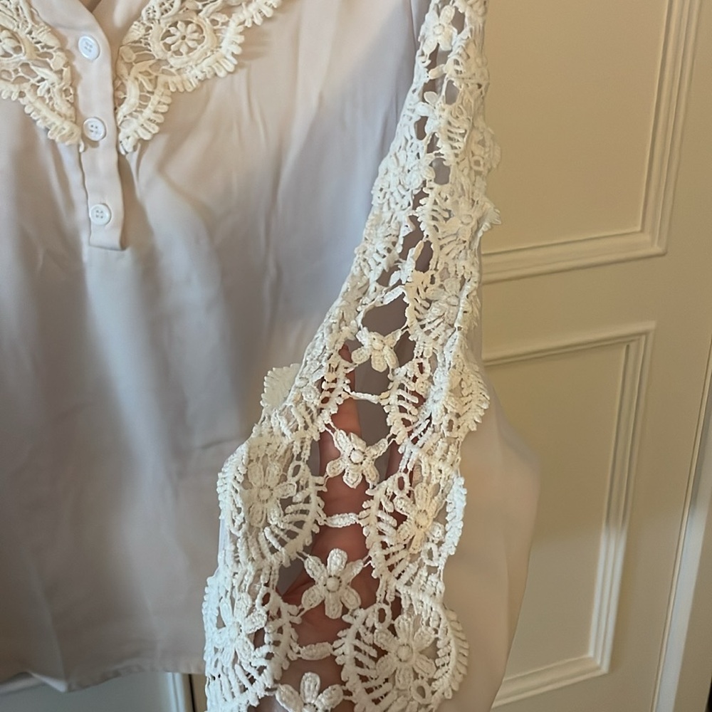 Kara and Kate Womens Blouse - Picture 7 of 9
